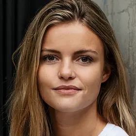 Portrait von Sarah Keuschnigg, Absolventin der IAF Schauspielschule, 2021