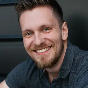 Portrait von Lukas Lehner, Absolvent der IAF Schauspielschule, 2020